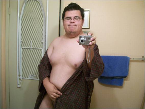 i-lust-you-chubs:  submission!!! sweet guy named Nick, vers, chubby, in California.