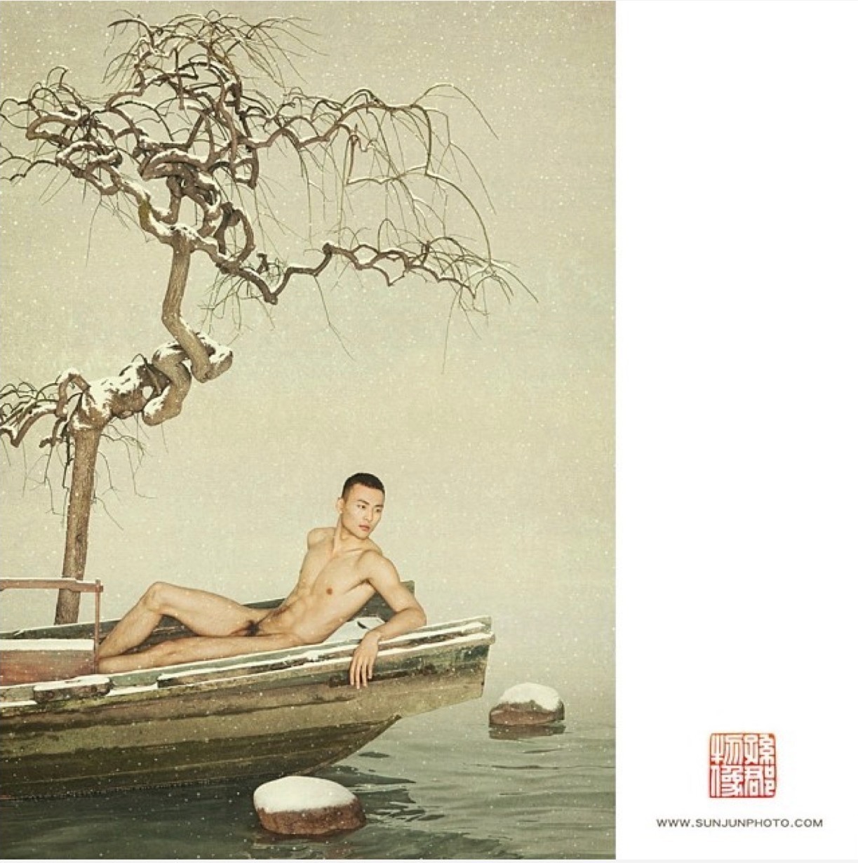 artoffreddieniem-blog:  【新文人美男摄影】国画工笔式PS；独此一家。选自中国摄影诗人@布法罗的树孙郡 