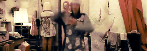 stefon-rneyers: Kristen Wiig and Maddy Ziegler perform Chandelier with Sia at the