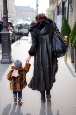 audreylovesparis:  Paris Street Life  ❤️