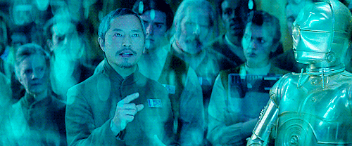 rafikecoyote:Ken Leung being handsome as fuck as Admiral Statura in SW: TFA