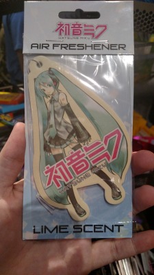 scarlettaagni:oh yes I’ve always wanted to hang Hatsune Miku in my car, permeating it with her citrusy lime scent