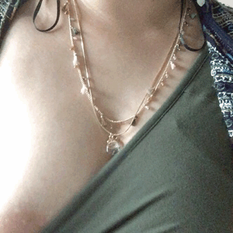 prettyvapidfuckdoll:  Daddy pretty please play with my titties?