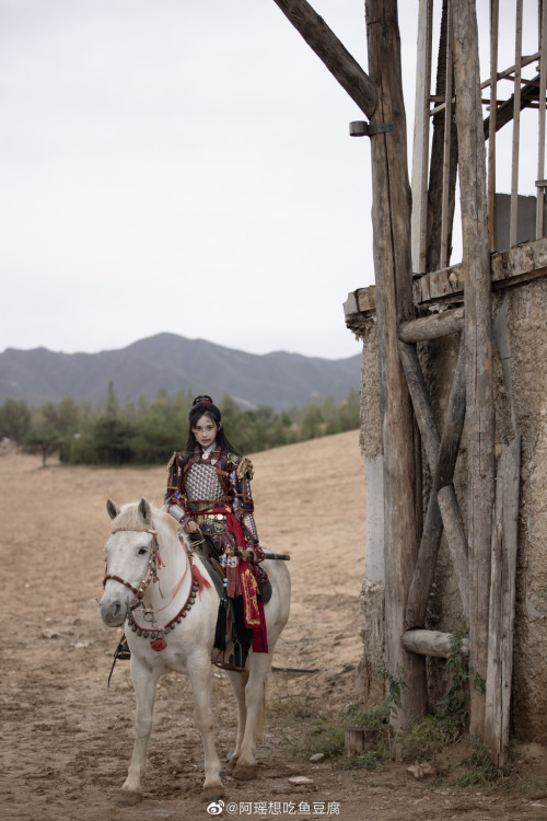 hanfugallery: chinese hanfu and armour for women by 阿瑶想吃鱼豆腐