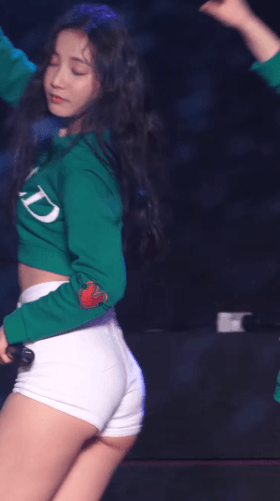 asianhothotties:  Princess of thighs