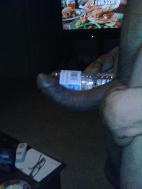 jaremyuncensored:  katdaddyn704:  #Drinkup   Damn… Look at that curve.