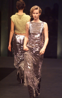 driflloon:  krizia fw01  