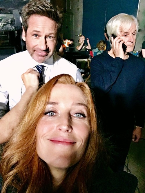 gillianaofficial: Gangs all here! Tonight at 8/7c @FOXTV​.   #TheXFiles #bts