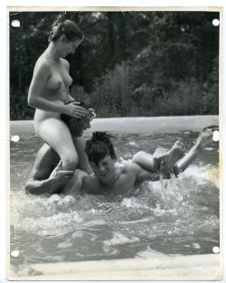 nudevintage.tumblr.com post 39754556176