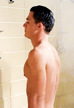 cumversatile:  teen heart-throb Colton Haynes … I understand why… 