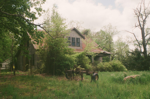 freakscircus:Abandoned houses of North Carolina@churchrummagesale