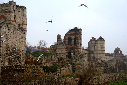 seehagiasophia:The walls of #Byzantium (Photo:Vince Millett)