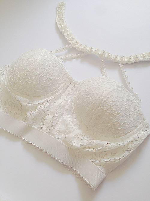 dolldelight:  Snow in Summer Set, one set only! ❤  This is beautiful and perfect and I want it.