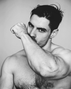 hoscos:Forearm fetish? @antoinemorieult by