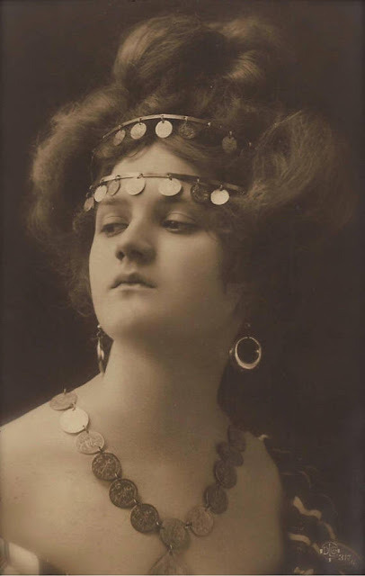 fawnvelveteen:
“ Belly dancer woman portrait with ethnic jewels-headdress 1900
”