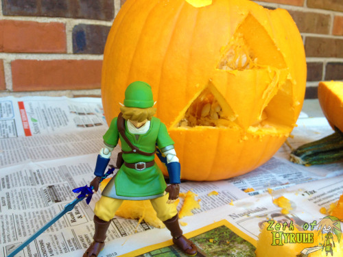 zethofhyrule:  Carving The Lumpy Pumpkin! Happy Halloween Hylians! Here’s Link carving and gutting the biggest Lumpy Pumpkin In Hyrule, but bombing the guts out wasn’t the smartest idea. For more pics from this photo shoot check out my Zeth of Hyrule