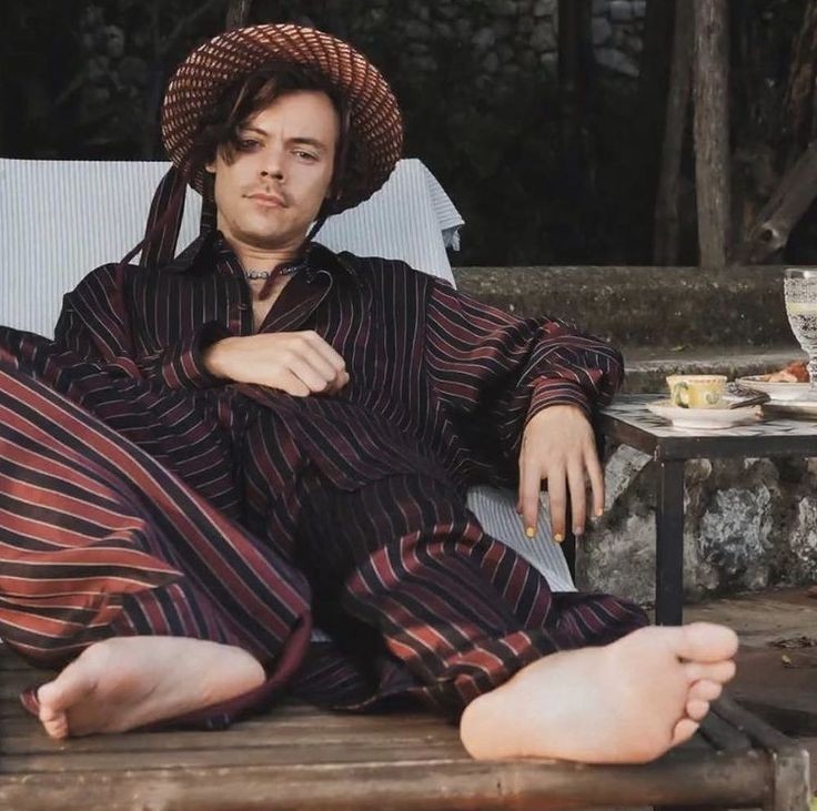 HarryEdwardStyles — Harry styles - Golden BTS 🍊🍋🍌🍍🍇🍒🥝🥭🍞