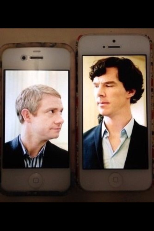 sherlockandjohn-watson-holmes:John is an iPhone 4. Sherlock is a 5