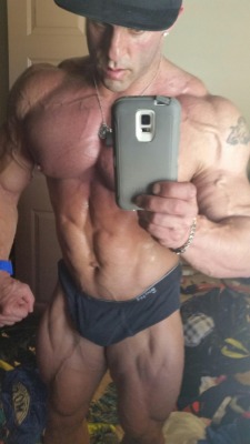 Hot Confessions Of A Horny Bi Curious Muscle