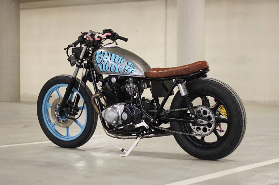 twistedwrist:  Source http://themotolady.com/stella-custom-suzuki-gs450/ check her