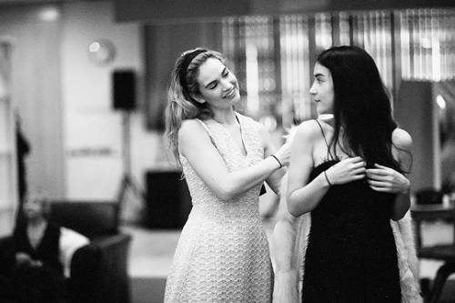 qilliananderson: All About Eve: First look at Gillian Anderson and Lily James in rehearsals for Ivo 