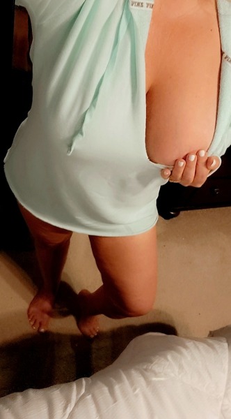 easilyentertained:      Love my ‘work-from-home’            lounge wear attire!