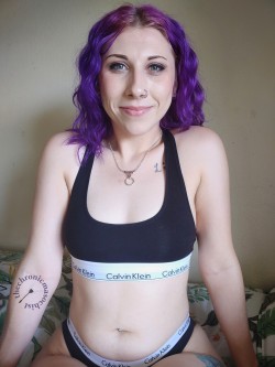 thechronicfuckingmasochist:still trying to understand how my calvins make me feel