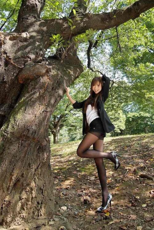 small-pig:【エロ画像】こんな可愛いコスプレ姿で誘惑してきたらフル勃起必須ｗｗｗｗｗｗｗｗ第四弾：ぶろにゅー様 【美脚大魔王-足フェチとパンスト画像-】
