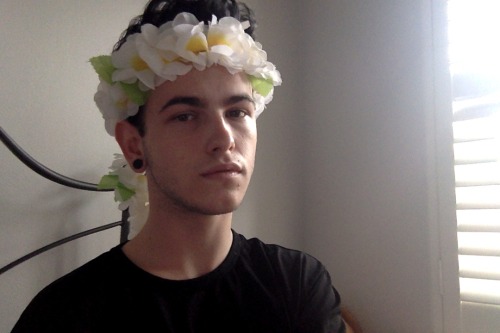 paleasashes:  pale-wh0res-nation:  sevenspacemonkeys:  are-soul:  ♚PRETTY&PALE♚  ✿ Pretty pale ✿  🌹pale🌹  diamonds out of ashes