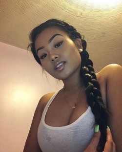selfieasiangirl:  Selfie Asian girl nice