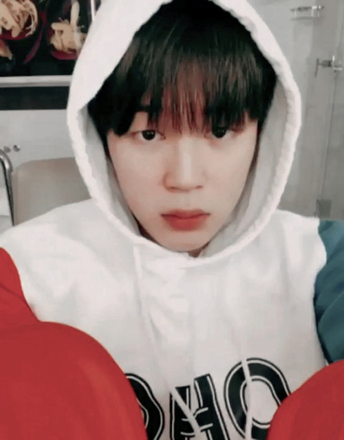 boysinluv: like or reblog if u save/use