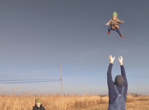 la-beaute–de-pandore: Julie Blackmon Baby Toss, 2009 
