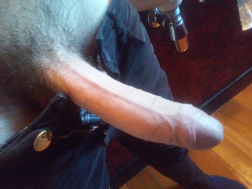 hugethingsss:  h u g e t h i n g ( s s s )