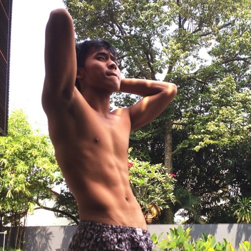 merlionboys:  Oh boy. Finally something for midweek Wednesdays. http://merlionboys.tumblr.com/ 