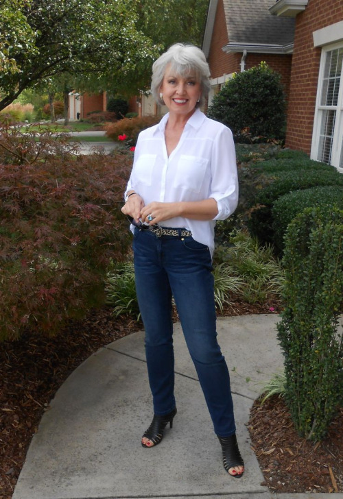 tunflog49:    This women’s face has been photo-shopped onto so many different bodies,