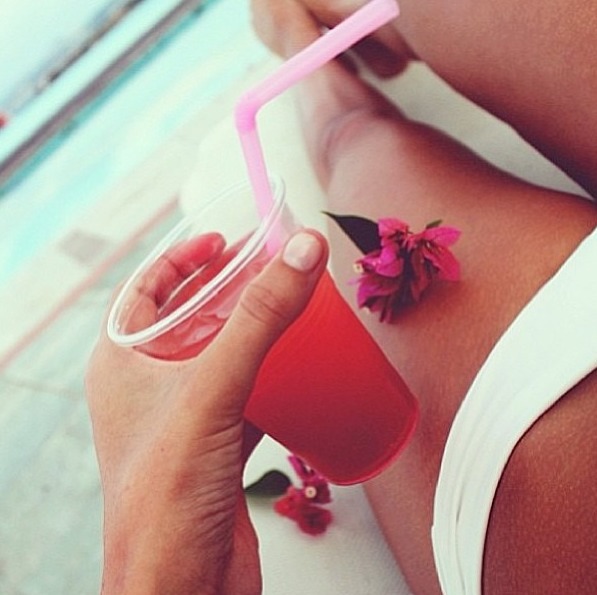 floweryacid:  think-rosy:  rosy rosy rosy  ❀ rosy blog that follows back all similar!