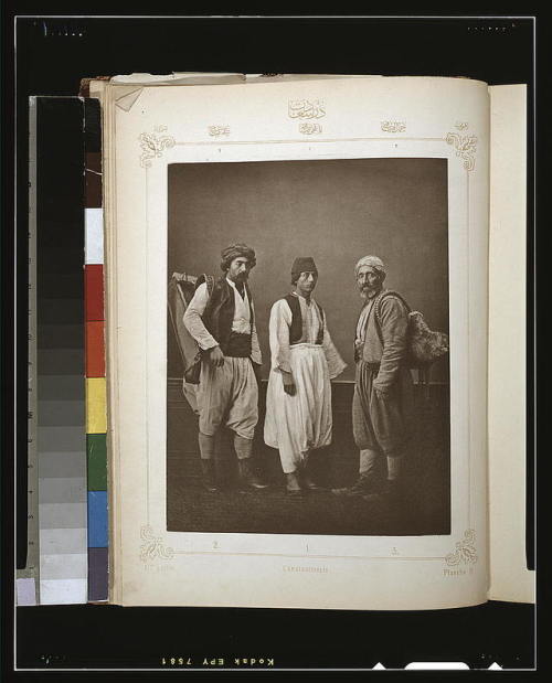 Studio portraits of models wearing traditional clothing from Ístanbul(Ottoman Empire, 1873):A cabman