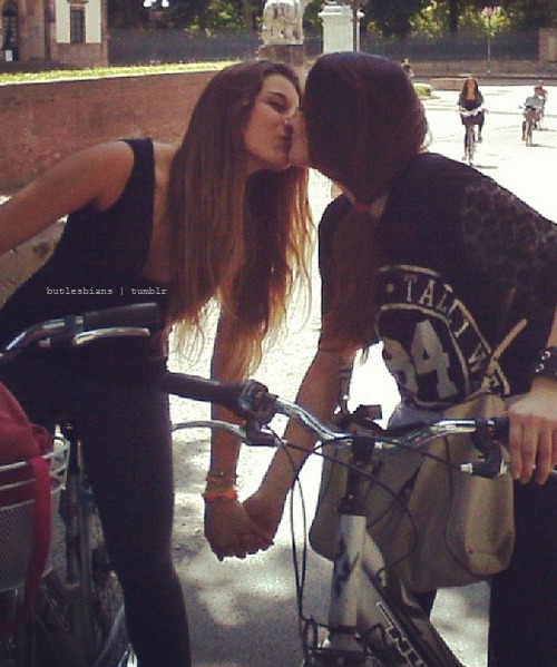 I love girls.