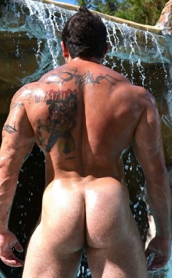 manrumpsxxx:  Follow Me For The Sexiest Rumps