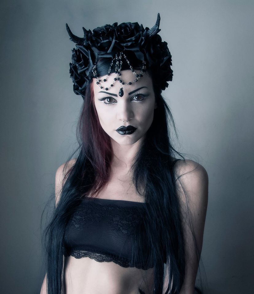 gothicandamazing:    Model/Photo: Mary De LisHeadband: RestyleWelcome to Gothic and
