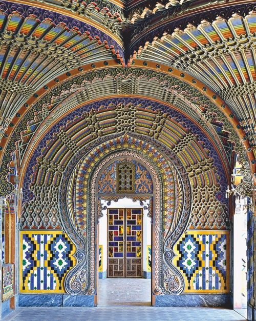 misterlemonzafterlife:soaveintermezzo:Il Castello di Sammezzano, Leccio, Toscana.© Massimo Listri https://MisterLemonzAfterlife.tumblr.com/archive