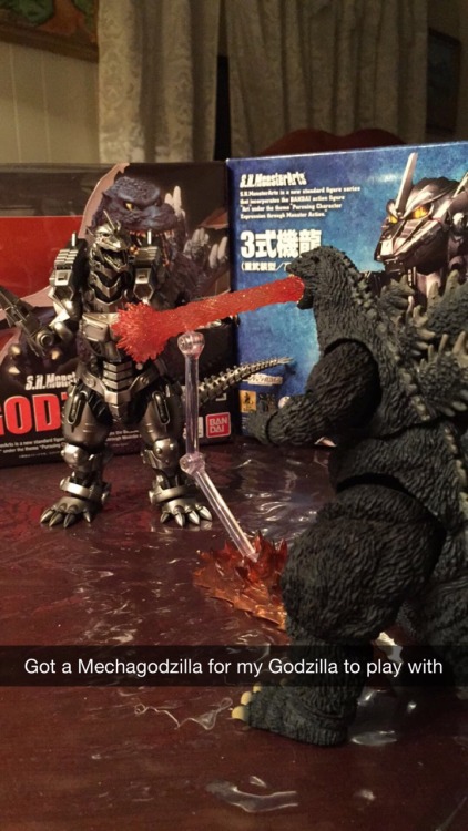 herukiva:So I just got an S.H. Monsterarts Mechagodzilla to go with the Godzilla I already had, and 