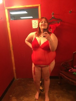 scarletslutmolly:  Lot of red in that dressing room but I found the perfect outfit to go under my nurses jacket.