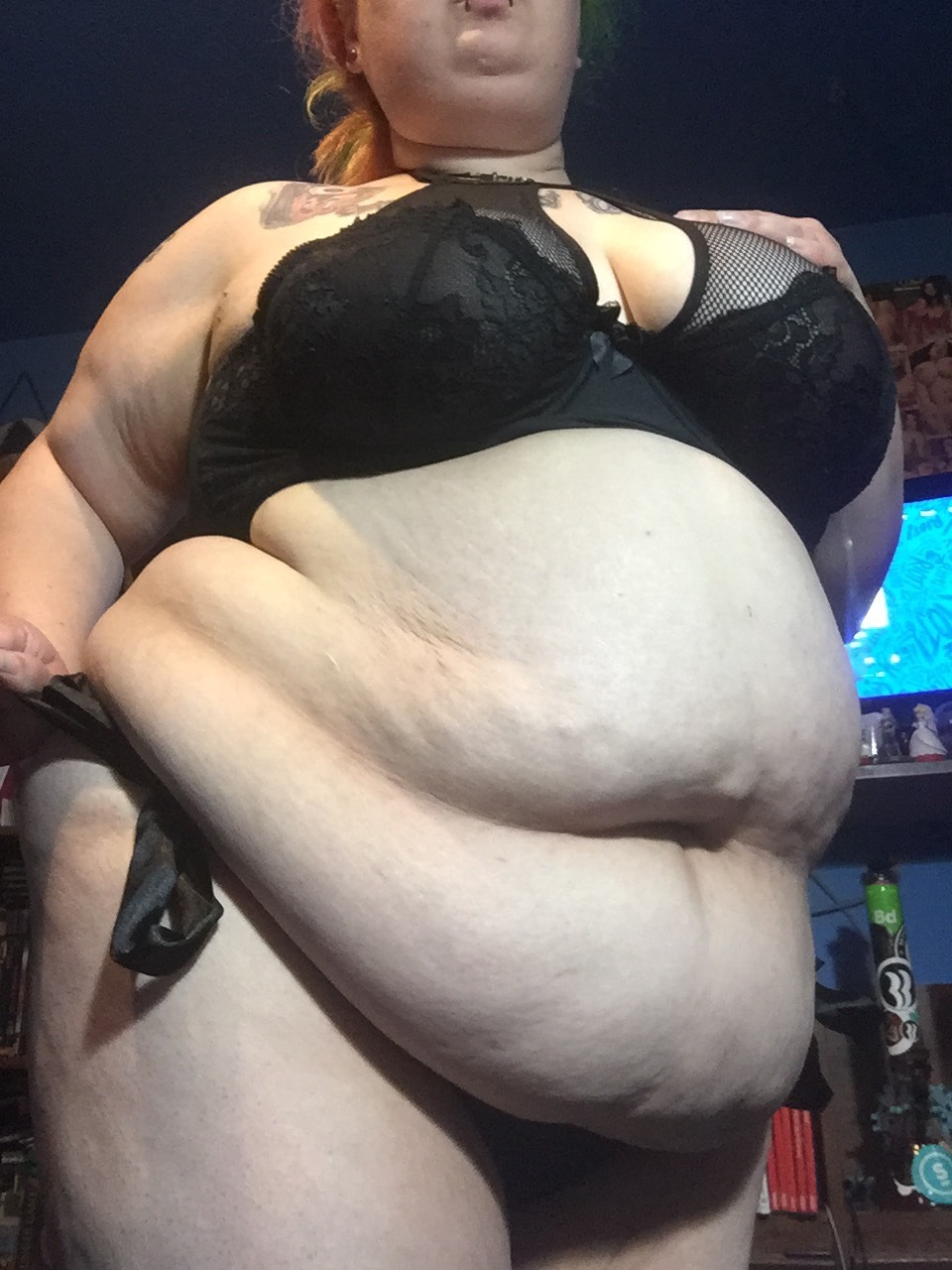 therealninakins:  Cum worship my squishy goodness!!_______________________________Come