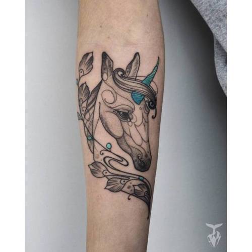 - unicorn -#budapesttattoo #ladytattooers #customtattoo #oneofakind #tattrx #unicorn #customtattoo