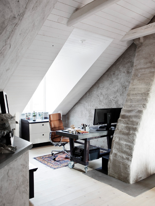 minimaldesks: Stunning sky lit workspace. Wow.