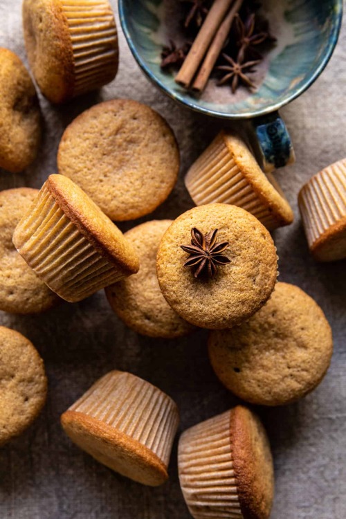 sweetoothgirl:  Chai Latte Cupcakes with Caramel Brûlée Frosting