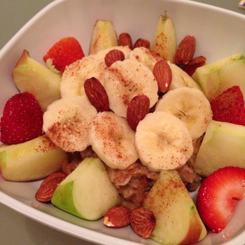 peanutbutter-and-julia:  Some oatmeal art today 