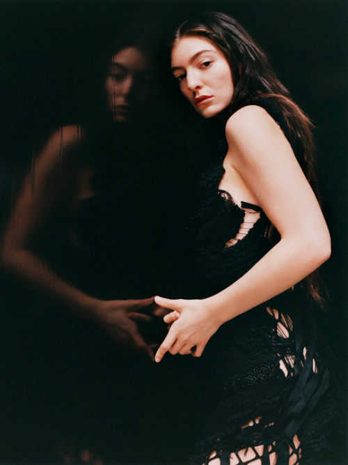 lorde-daily:LORDEphotographed by Quil Lemons for ES Magazine.