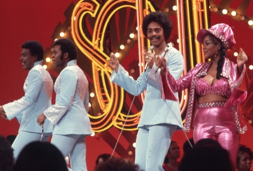 twixnmix: 1970s Soul Train MomentsIke & Tina Turner - aired: April 22, 1972 The Sylvers - aired: